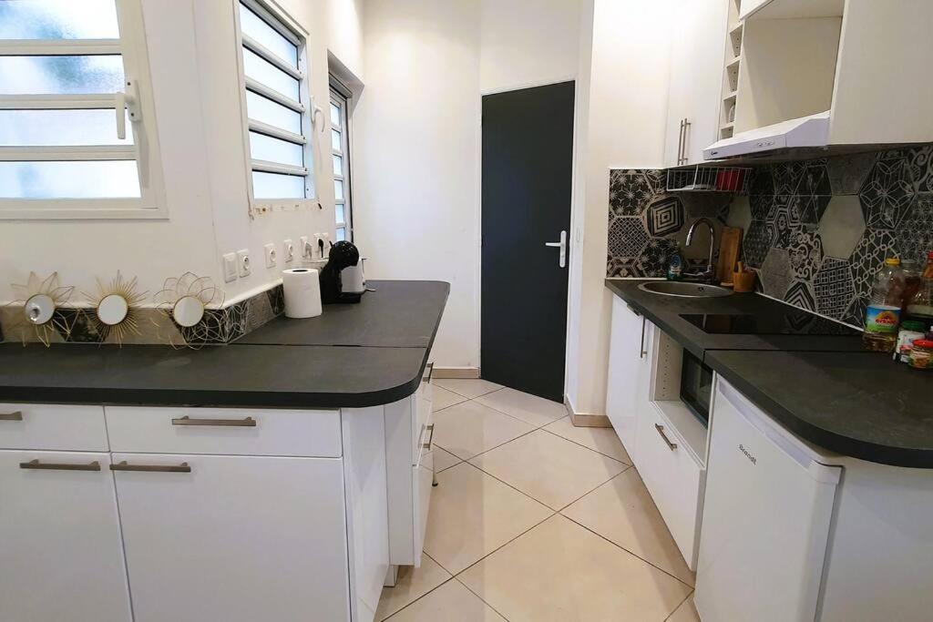 Studio Pour 2 Personnes Proche De L'Hopital Et Du Jardin De L'Etat Сен-Дені Екстер'єр фото